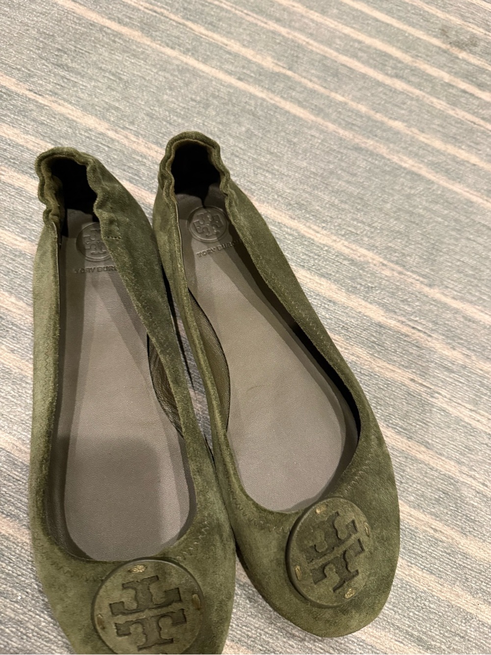 Tory Burch Minnie Green Suede Ballet Flats - Picture 3 of 6